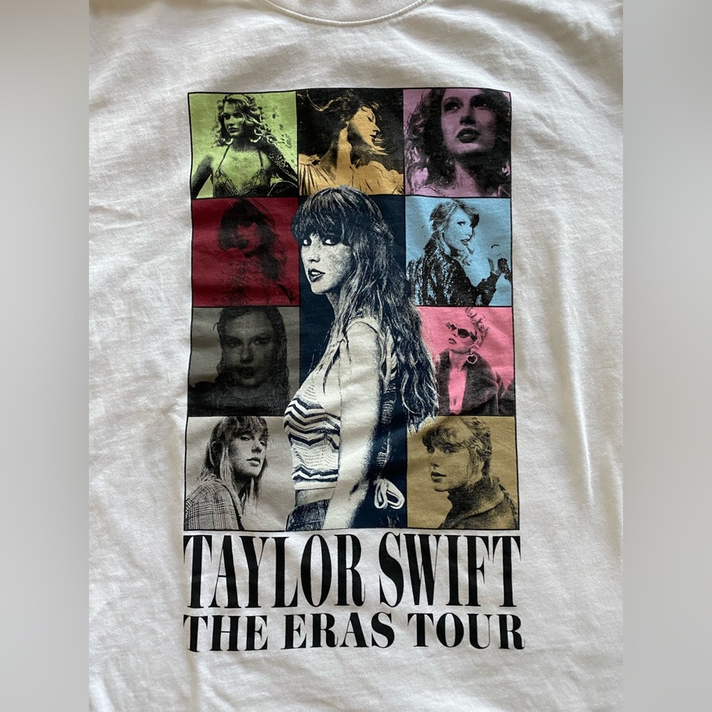 Taylor Swift Eras Tour t-shirt official merch. Size L